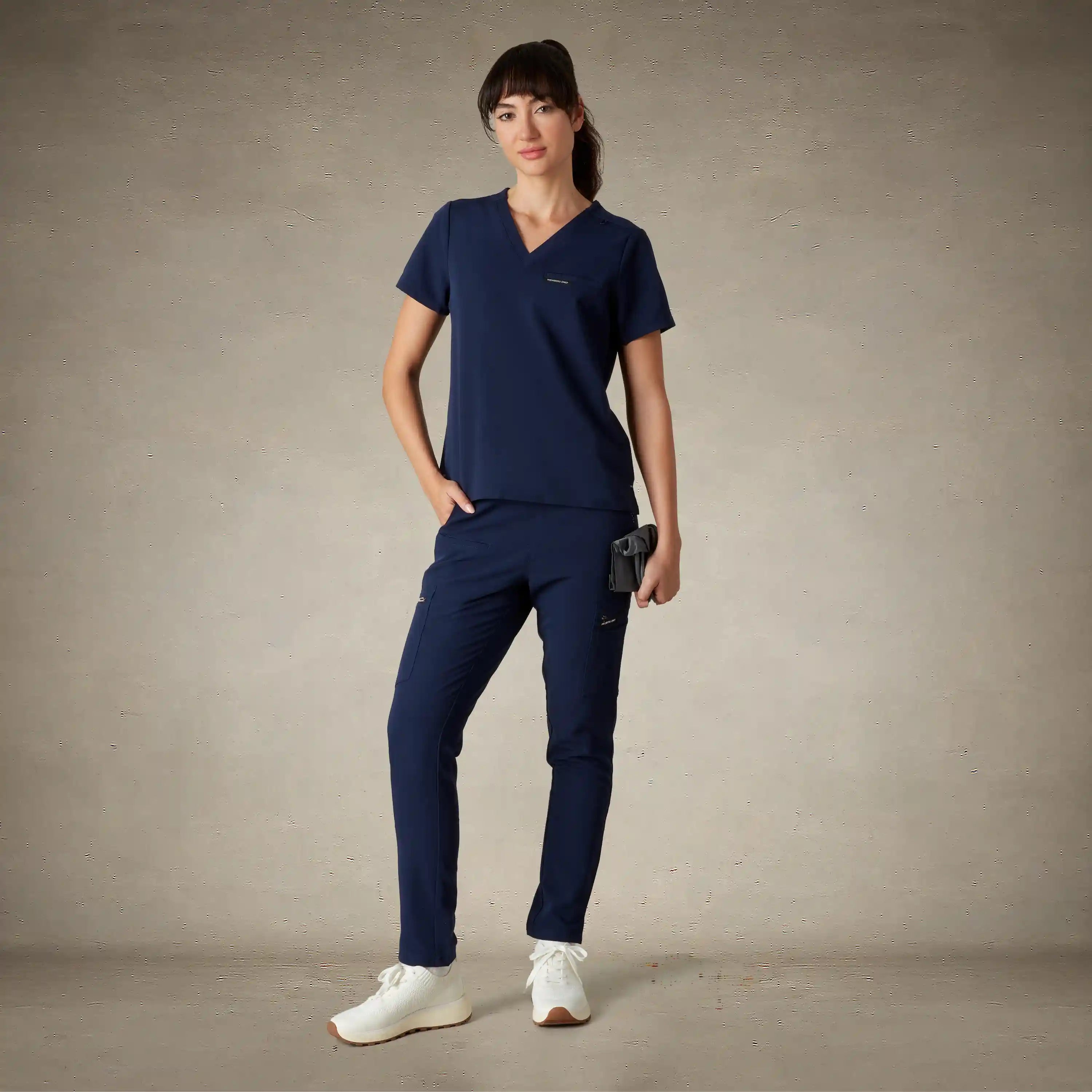 Bari 1-Pocket Scrub Top