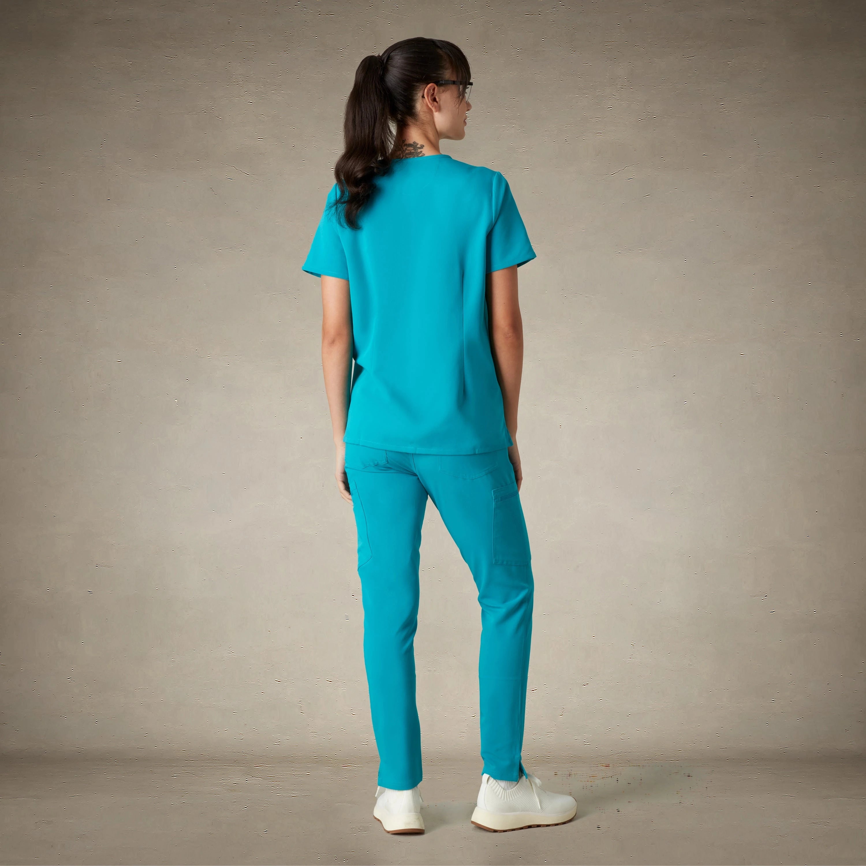 Siena 5-Pocket Scrub Top Womens Scrub Top Members Only® 