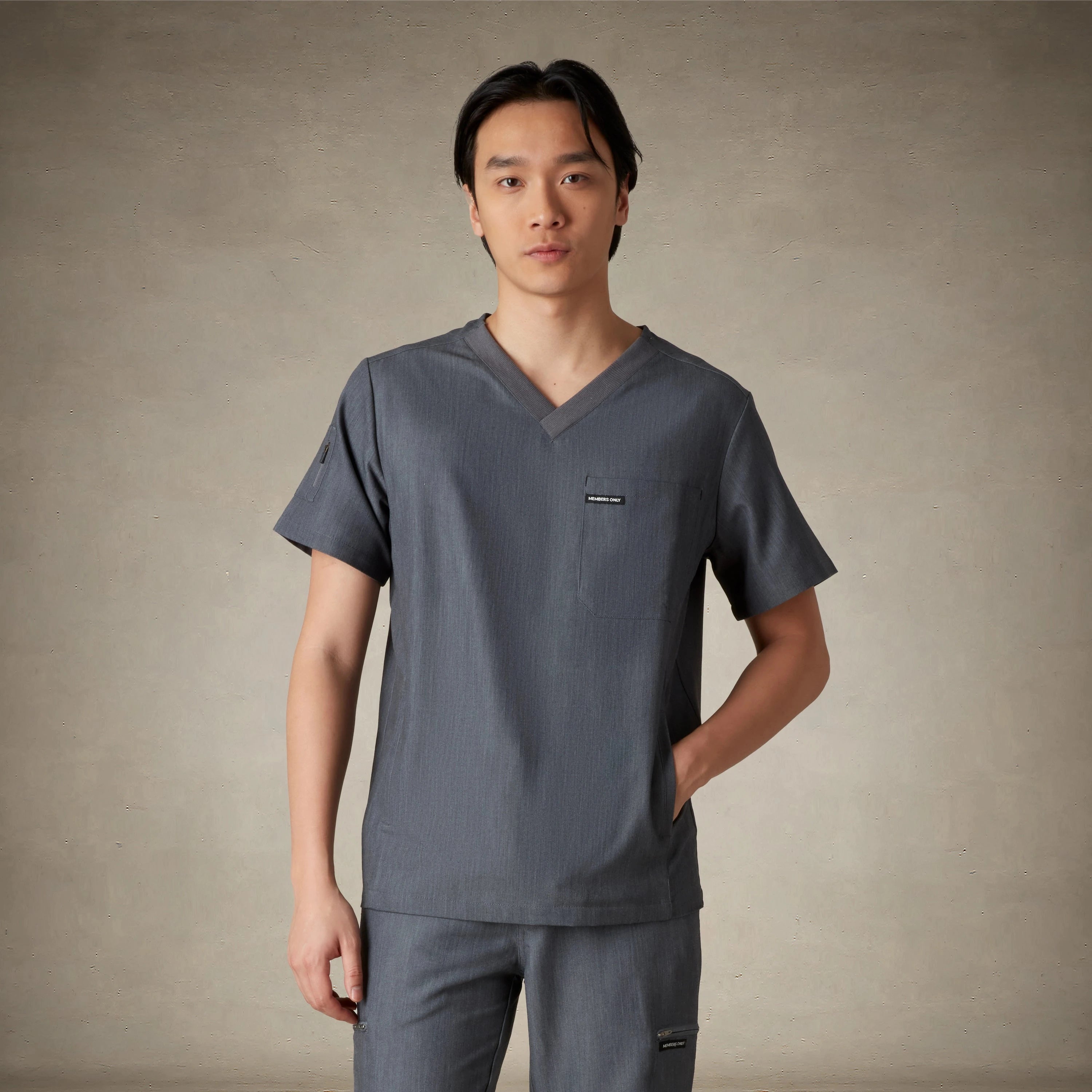 Manchester 3-Pocket Scrub Top Mens Scrub Top Members Only® Graphite Small 